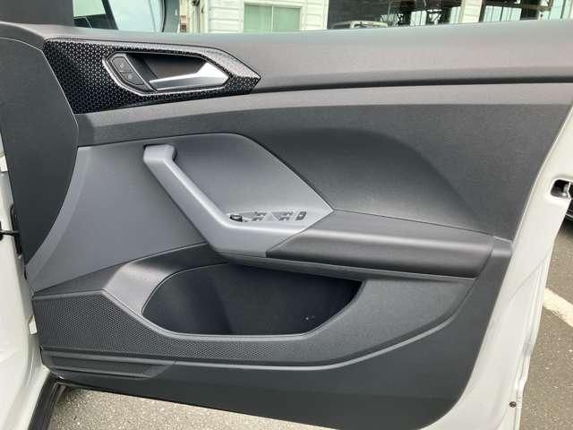 VOLKSWAGEN T-CROSS 2021 Image 31