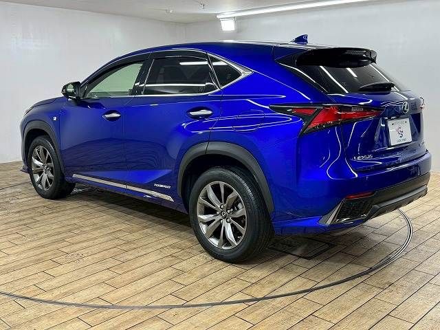 TOYOTA LEXUS NX300H AWD 2018 Image 31