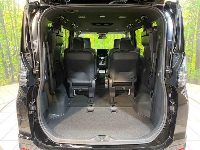 TOYOTA VOXY HYBRID 2024 Image 31