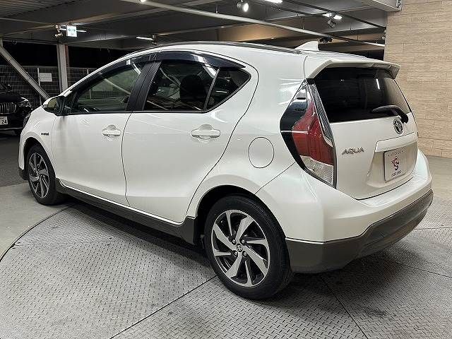 TOYOTA AQUA 2015 Image 31