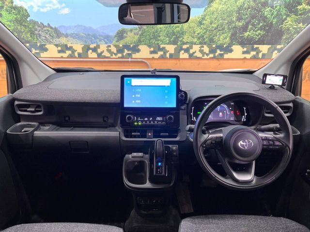 TOYOTA SIENTA HYBRID 2023 Image 31