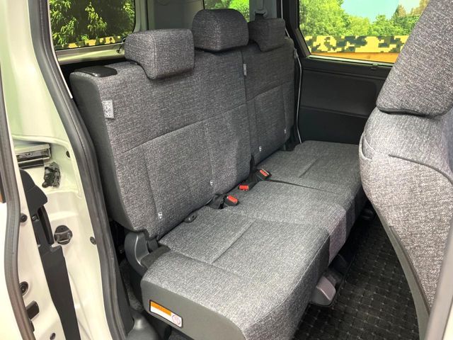 TOYOTA SIENTA HYBRID 2023 Image 31