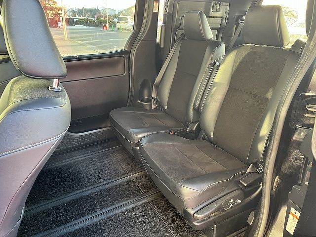 TOYOTA NOAH 2016 Image 31