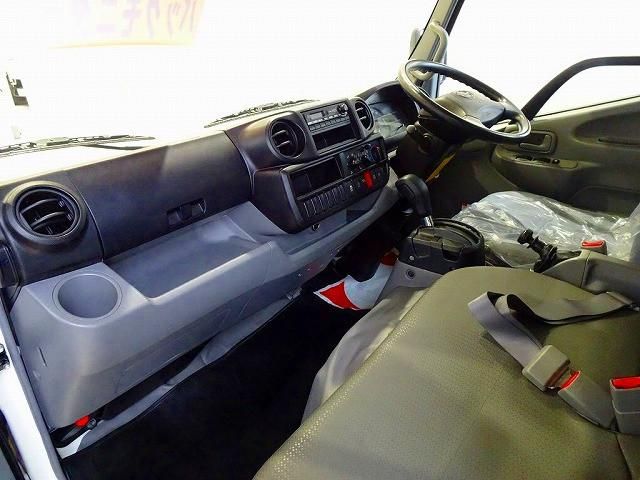 HINO DUTRO 2016 Image 31