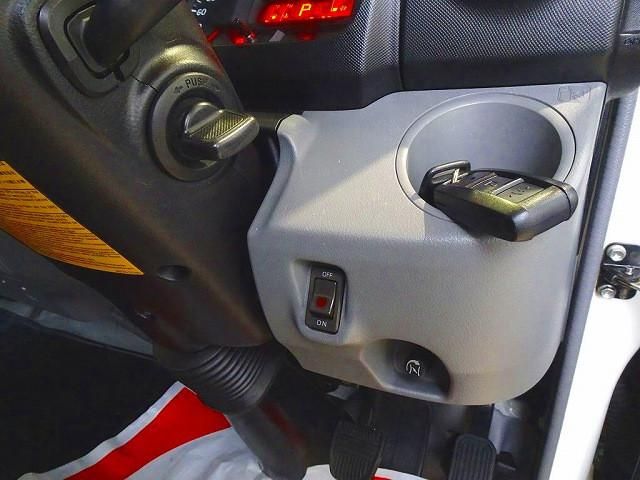 HINO DUTRO 2016 Image 31