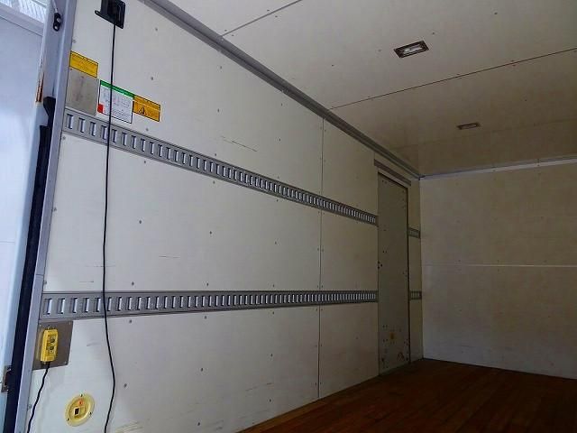 HINO DUTRO 2016 Image 31