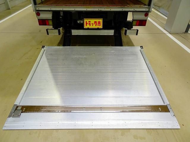 HINO DUTRO 2016 Image 31