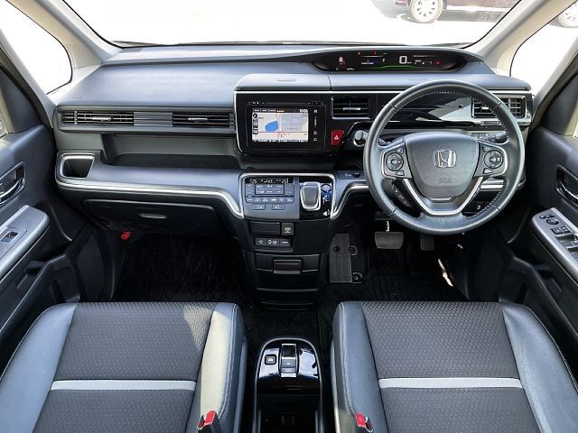 HONDA STEPWAGON E:HEV SPAD 2017 Image 31