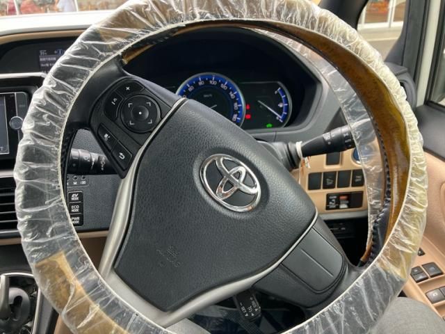 TOYOTA NOAH HYBRID 2014 Image 31