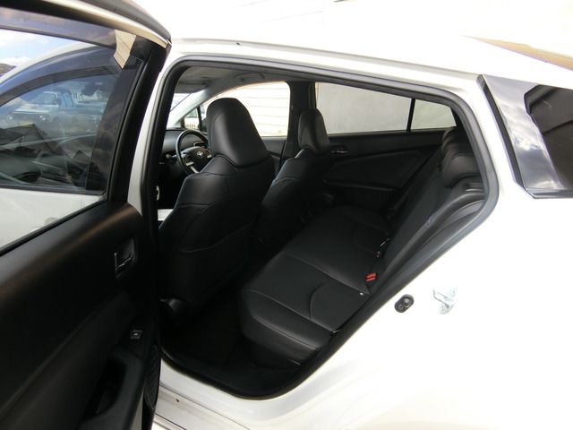 TOYOTA PRIUS 2016 Image 31