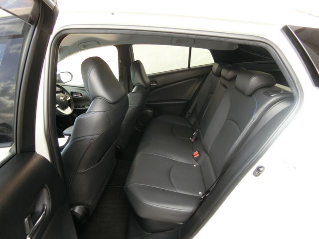 TOYOTA PRIUS 2016 Image 31