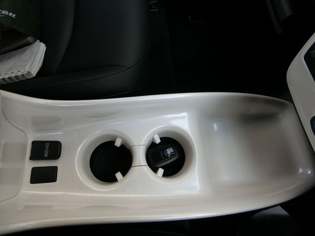 TOYOTA PRIUS 2016 Image 31