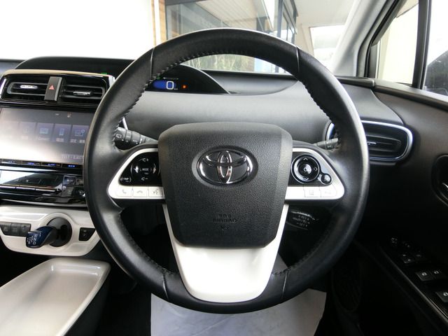 TOYOTA PRIUS 2016 Image 31