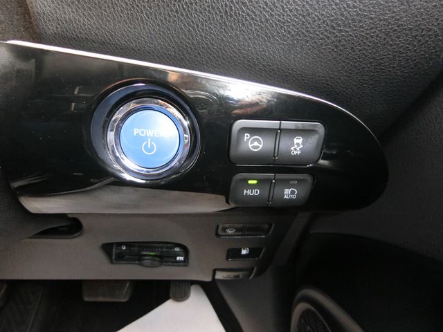 TOYOTA PRIUS 2016 Image 31