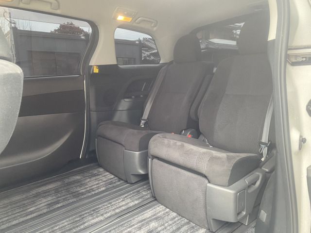 TOYOTA ESTIMA 2012 Image 31