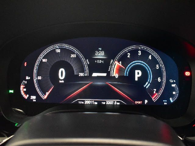 BMW 5SERIES SEDAN 2019 Image 31