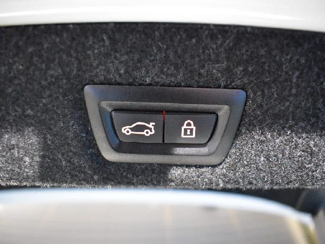 BMW 5SERIES SEDAN 2019 Image 31