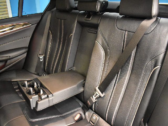 BMW 5SERIES SEDAN 2019 Image 31