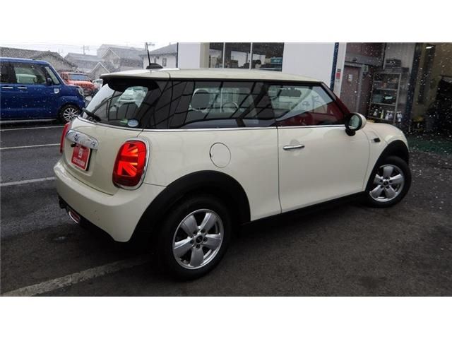 BMW MINI ONE 2019 Image 31