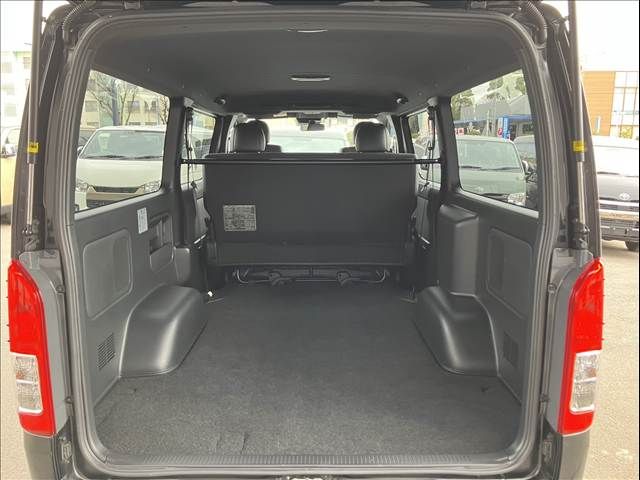 TOYOTA HIACE VAN 4WD 2021 Image 31