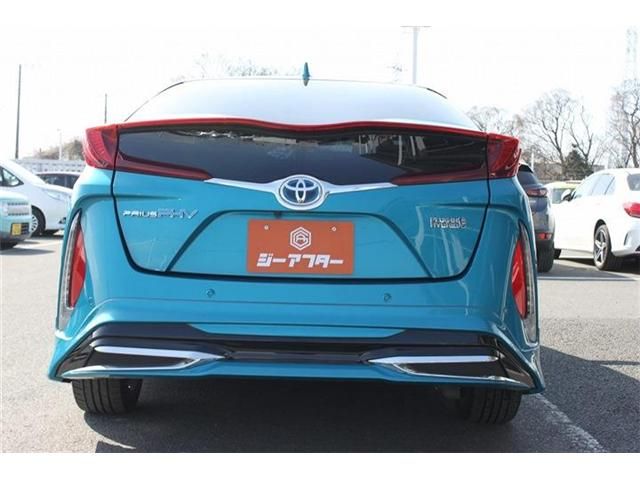TOYOTA PRIUS PHV 2017 Image 31