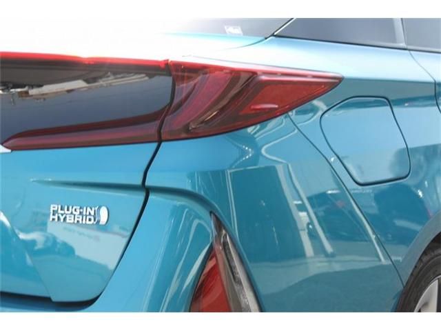 TOYOTA PRIUS PHV 2017 Image 31