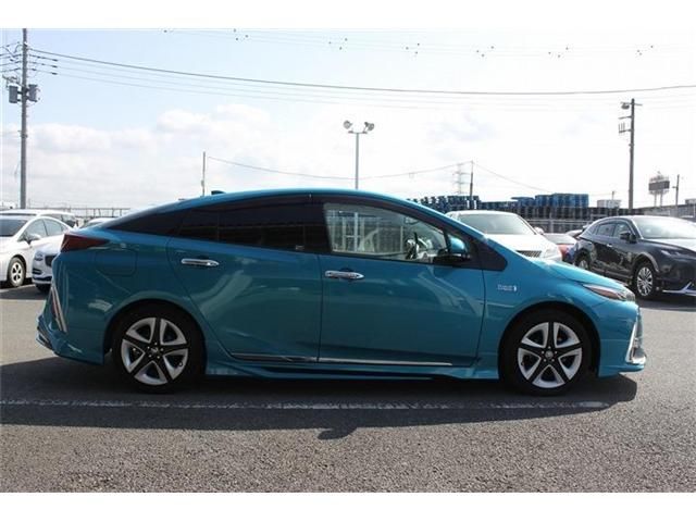 TOYOTA PRIUS PHV 2017 Image 31