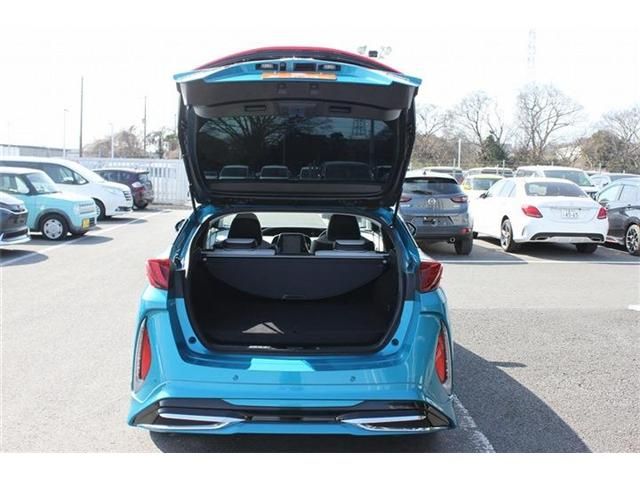 TOYOTA PRIUS PHV 2017 Image 31