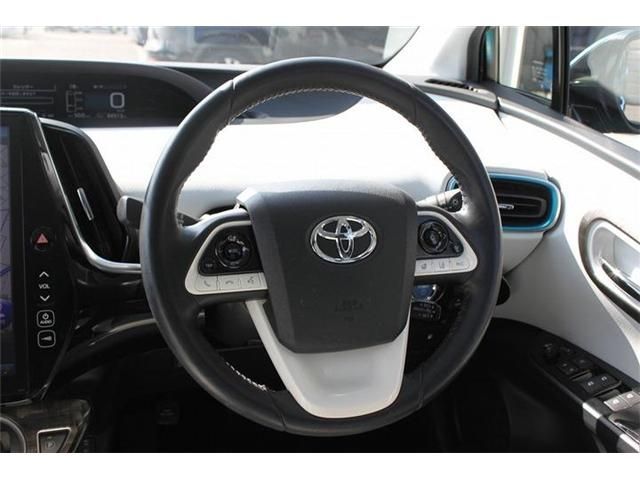 TOYOTA PRIUS PHV 2017 Image 31