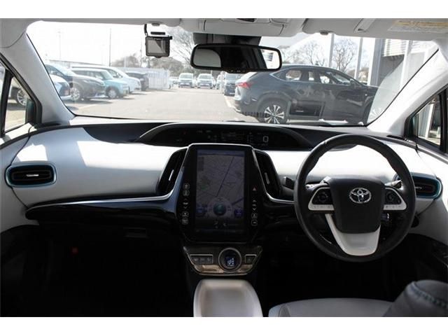 TOYOTA PRIUS PHV 2017 Image 31