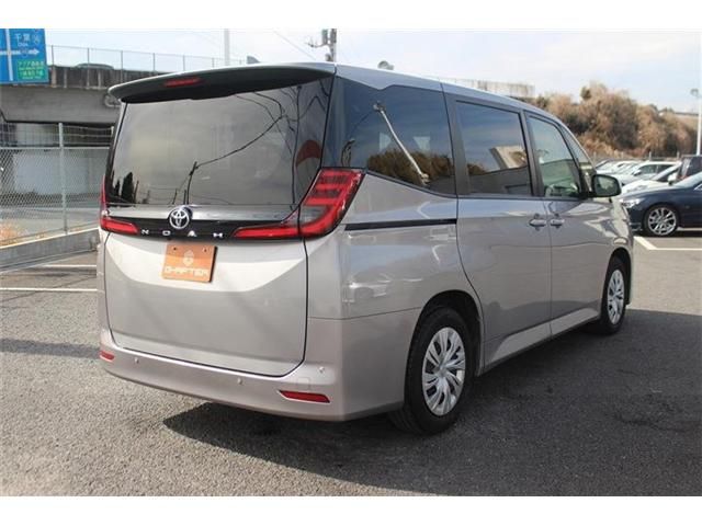 TOYOTA NOAH 2023 Image 31