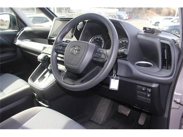 TOYOTA NOAH 2023 Image 31