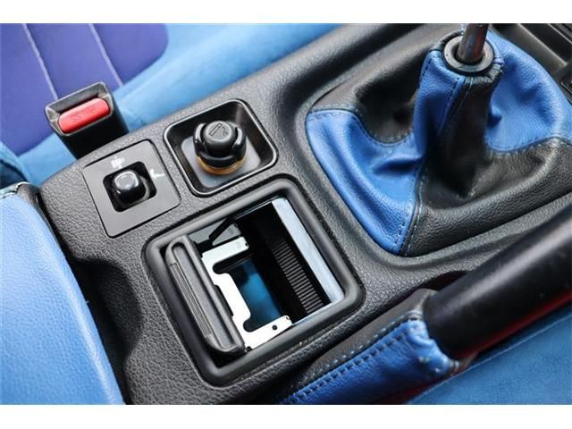 MITSUBISHI GTO 2000 Image 31