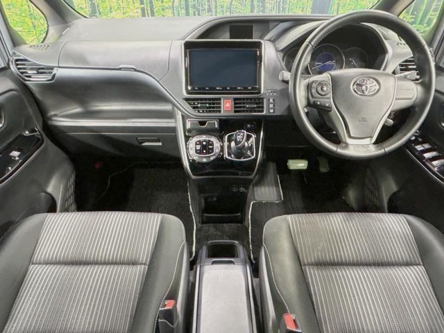 TOYOTA VOXY HYBRID 2019 Image 31