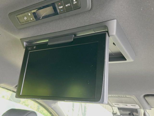 TOYOTA VOXY HYBRID 2019 Image 31