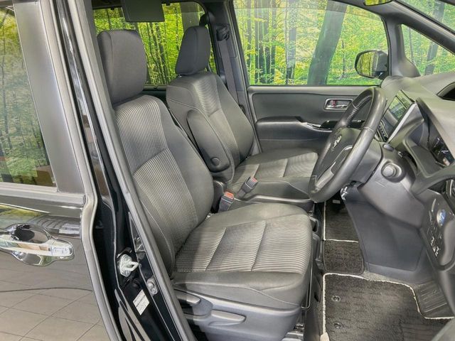 TOYOTA VOXY HYBRID 2019 Image 31