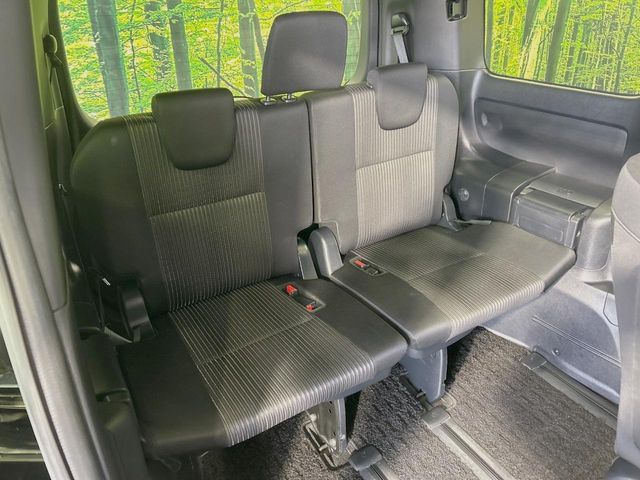 TOYOTA VOXY HYBRID 2019 Image 31