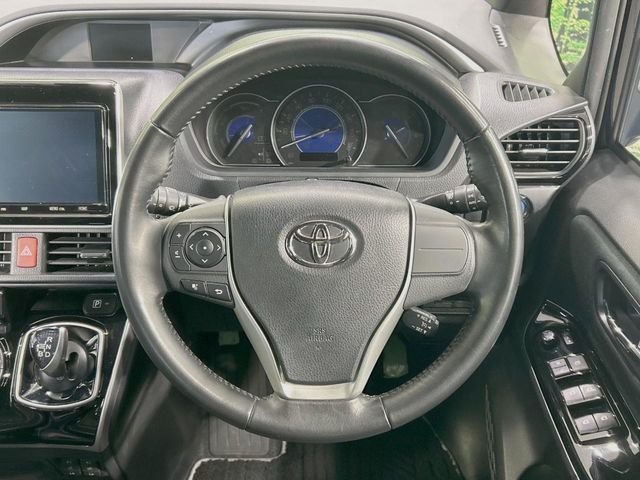 TOYOTA VOXY HYBRID 2019 Image 31