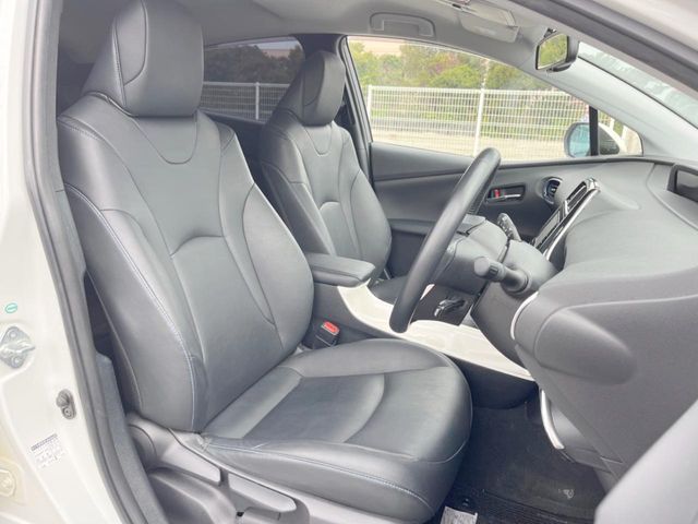 TOYOTA PRIUS 2017 Image 31