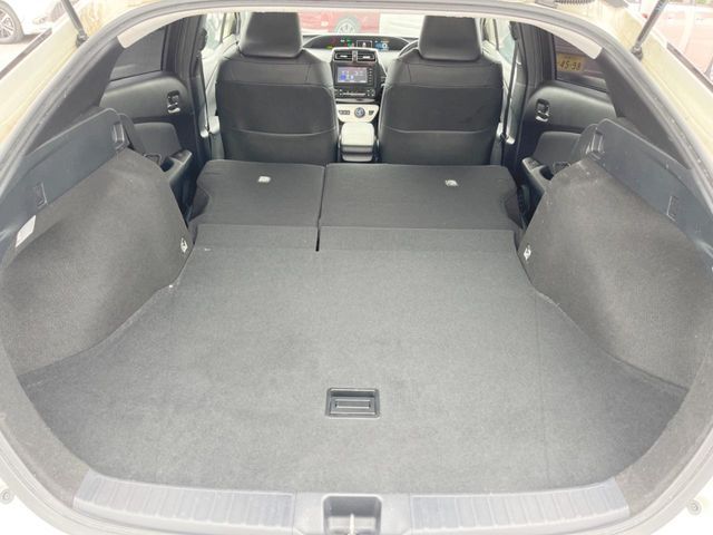 TOYOTA PRIUS 2017 Image 31