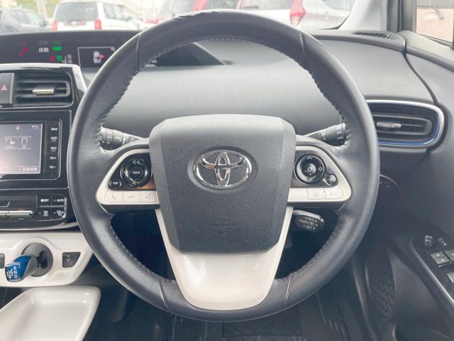 TOYOTA PRIUS 2017 Image 31