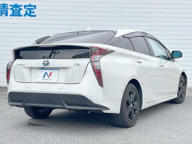 TOYOTA PRIUS 2017 Image 31