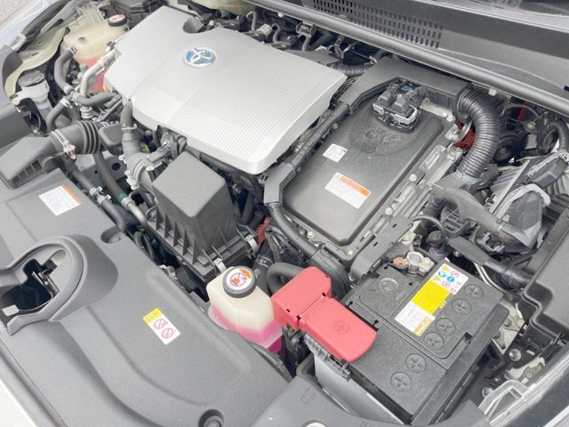 TOYOTA PRIUS 2017 Image 31