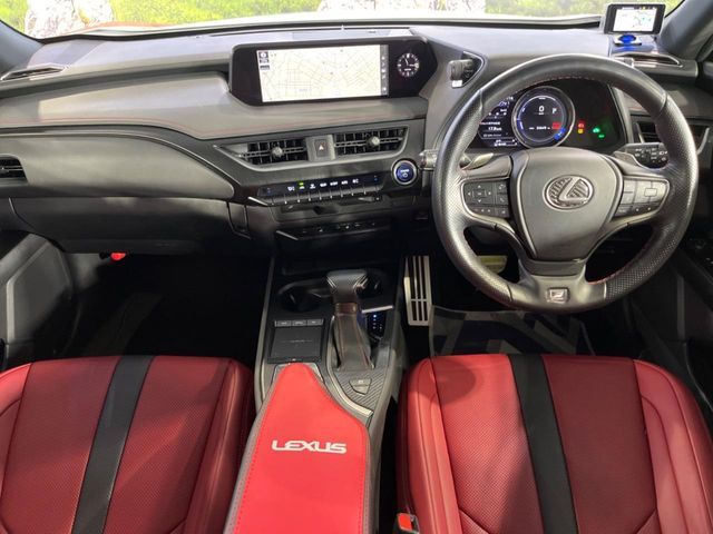 TOYOTA LEXUS UX250H 2020 Image 31