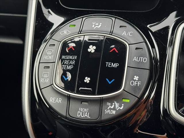 TOYOTA VOXY 2021 Image 31