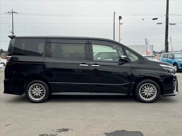 TOYOTA VOXY 2021 Image 31