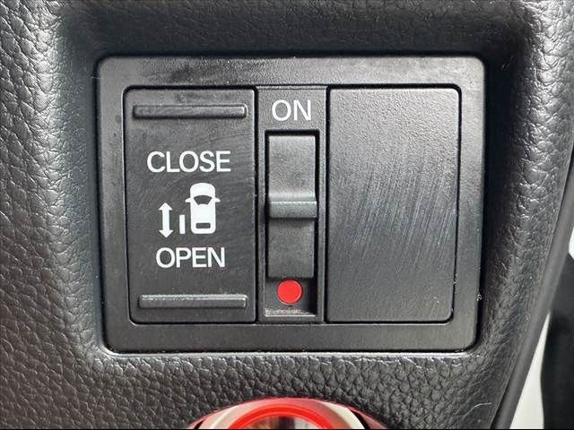 HONDA N BOX CUSTOM 2018 Image 31