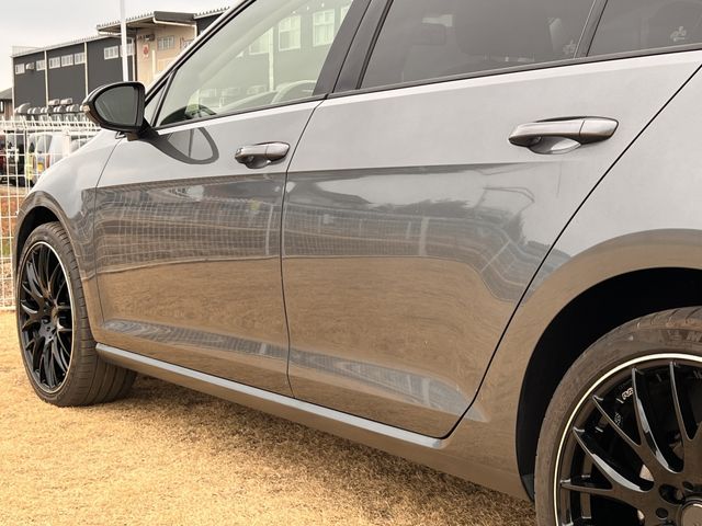 VOLKSWAGEN GOLF 0 Image 31