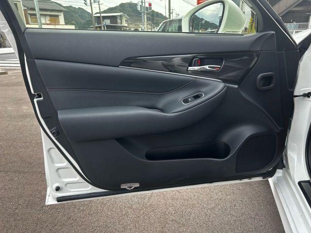 TOYOTA CROWN SEDAN HYBRID 2013 Image 31