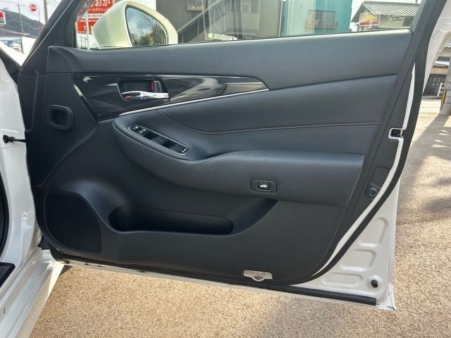 TOYOTA CROWN SEDAN HYBRID 2013 Image 31